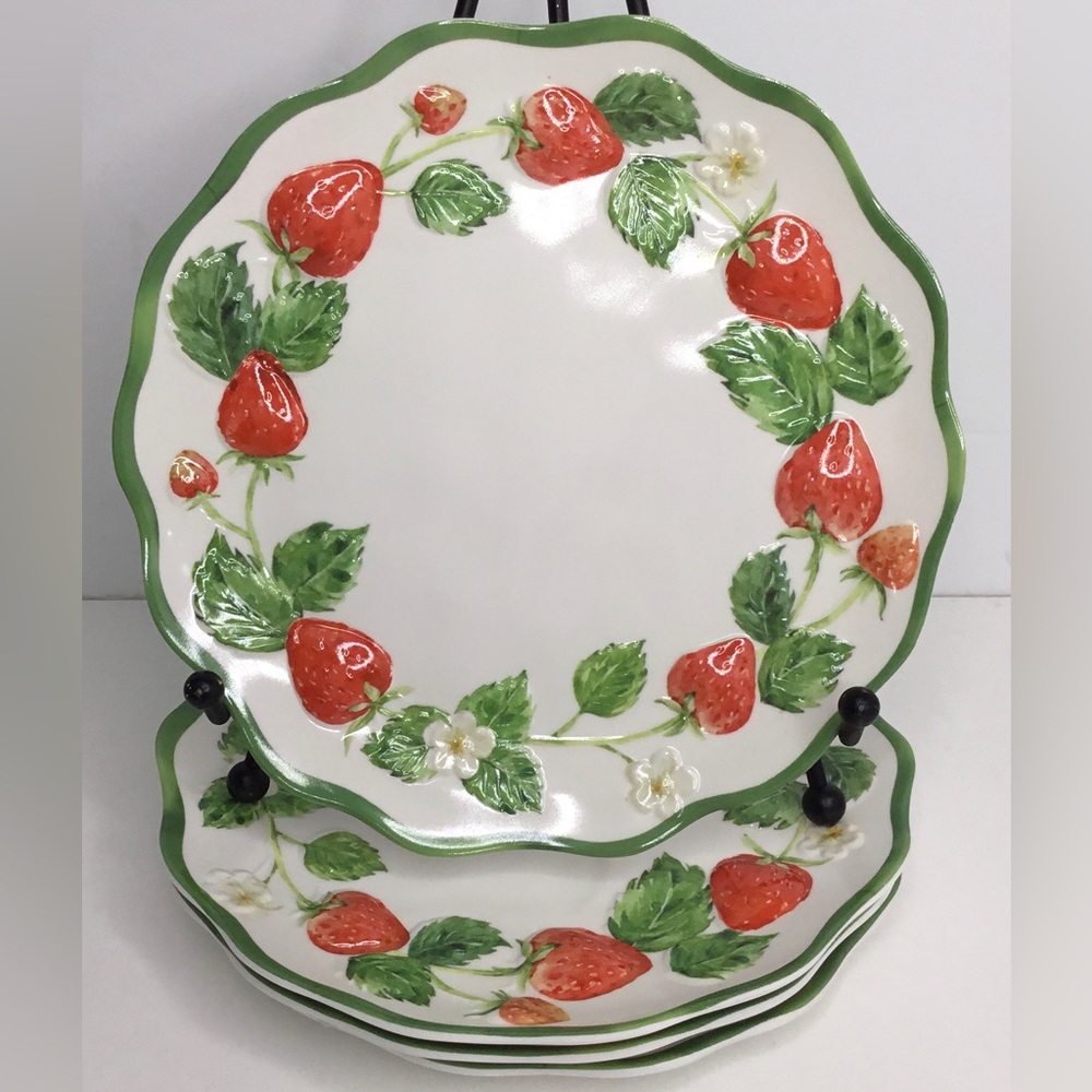 4 Salad Plates Primrose Vintage Strawberry Fields 7”Melamine🍓 New